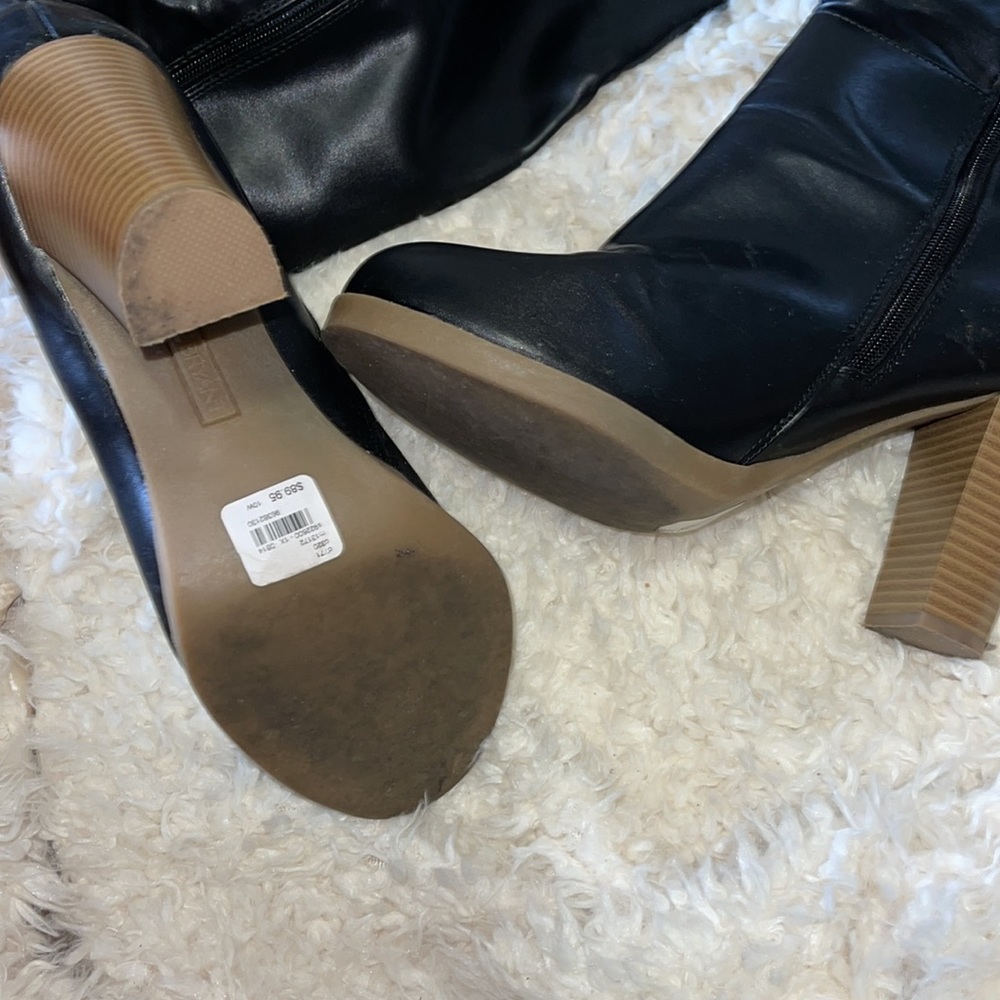 Boots - Picture 3 of 6